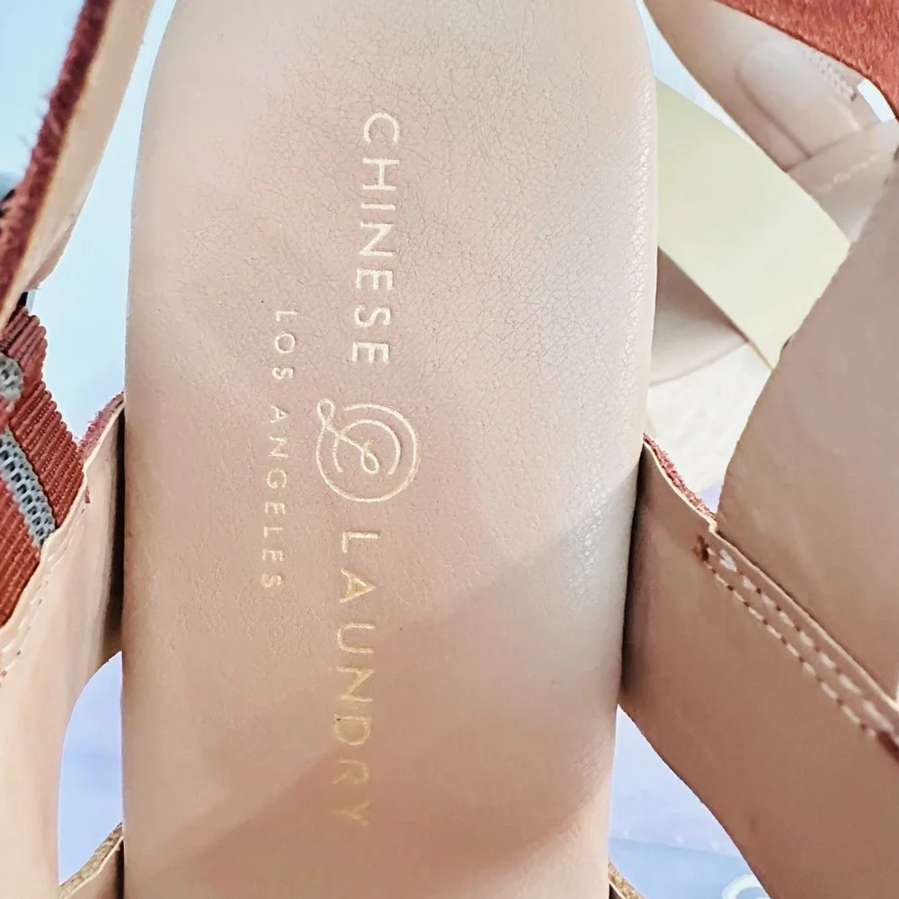 CHINESE LAUNDRY ~ Brown and Cream Suede 4” Platform Sandals w/Woodgrain Heels